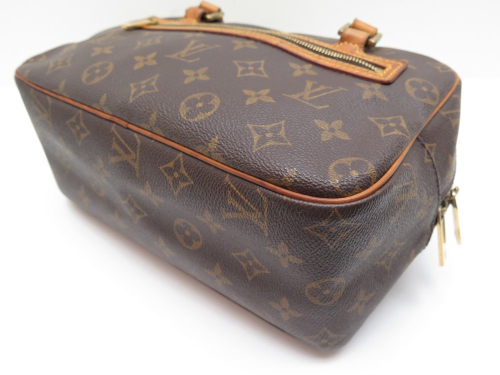 Ce sac Louis Vuitton microscopique est vendu aux enchères !