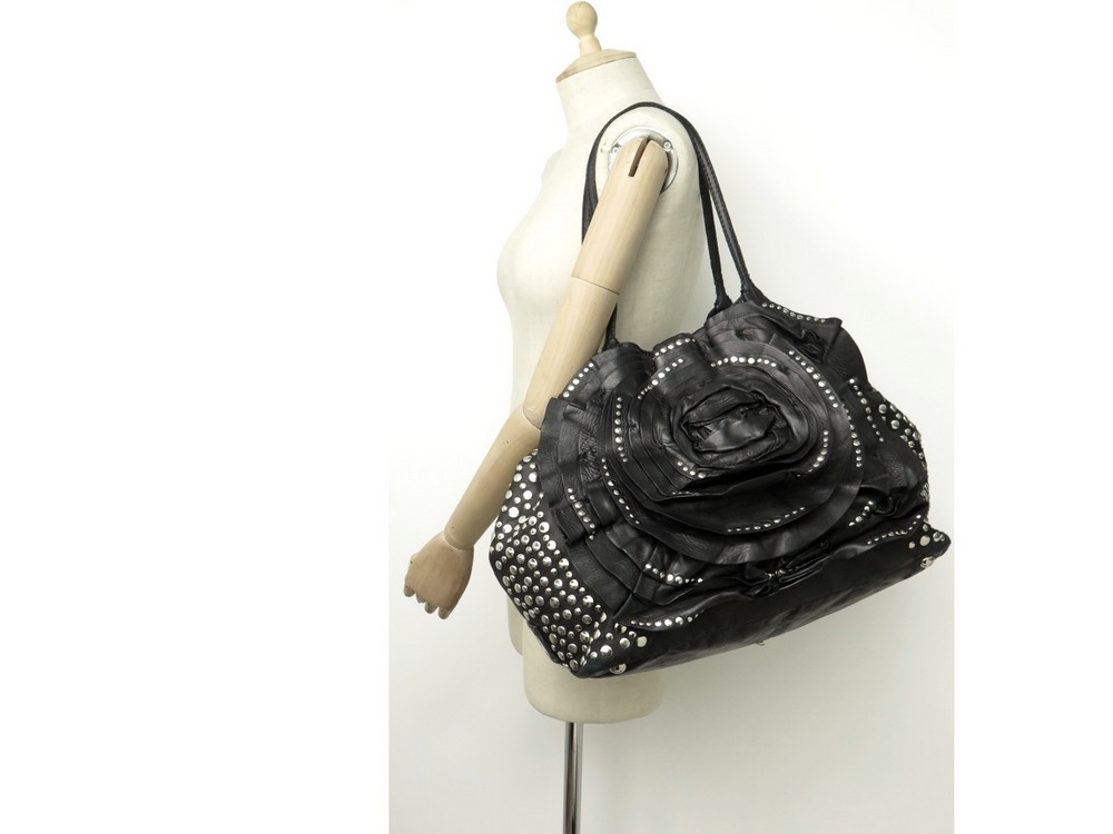 sac a main valentino cloute fleure cabas cuir noir